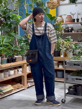 「GEORGE'S（ジョージズ）の【UNIVERSAL OVERALL】フロントメッシュショルダー（ショルダーバッグ、ブラック系）」を使った、shibaさん（メンズ・172cm）の春コーディネート
