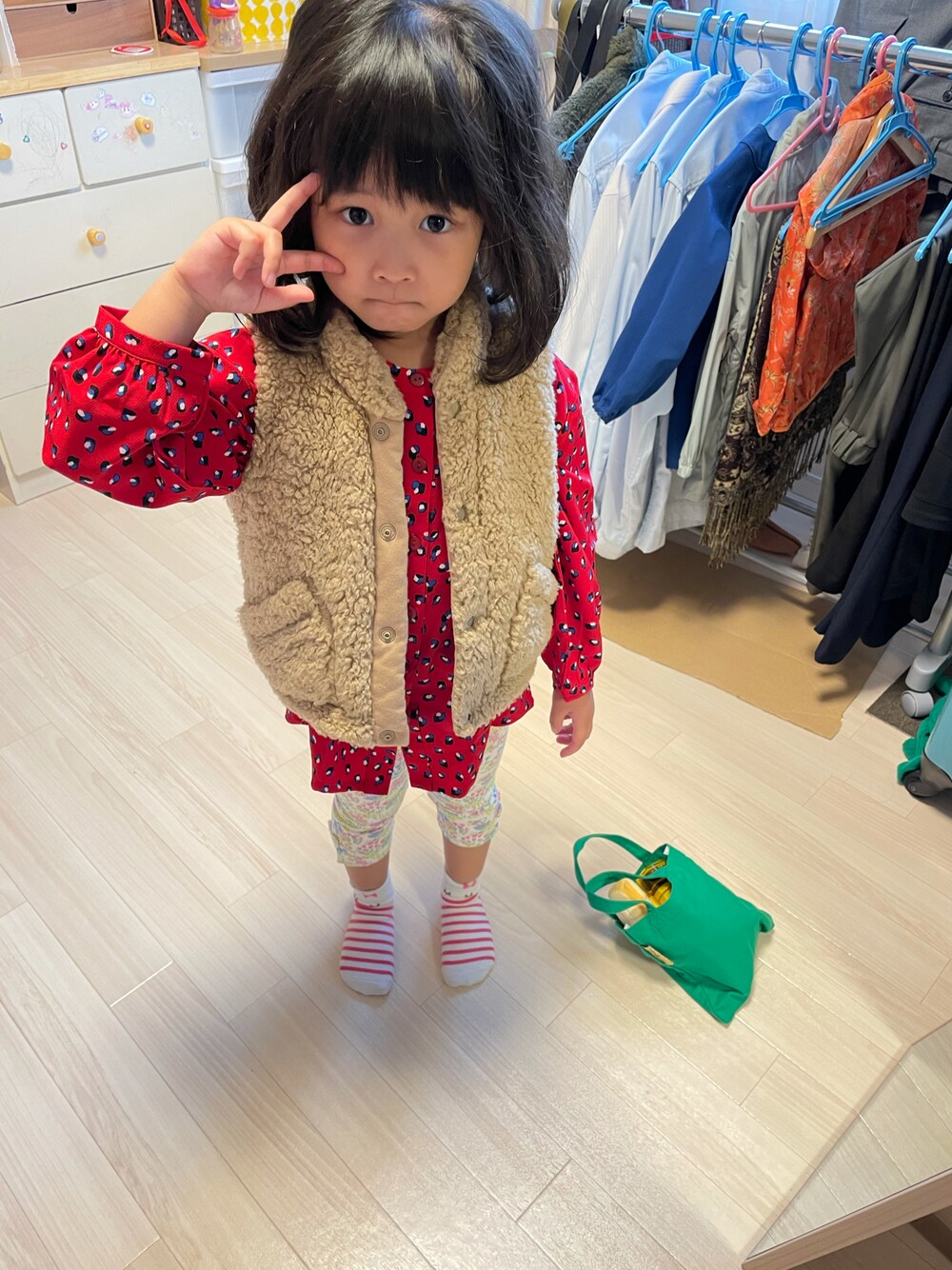 「秋のコーデ、柄シャツ、柄パンツ、4歳、女の子、子供服、秋服、休日スタイル、ストライプ、シャツスタイル」｜「UNIQLOのアイテム（スカート、その他）」を使った、TOTTOさん（メンズ・160cm）の秋コーディネートの1枚目の写真