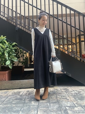 「ニット/セーター」｜「アイテム（ジャンパースカート）」を使った、遠藤　裕子さん（レディース・155cm）の秋コーディネート