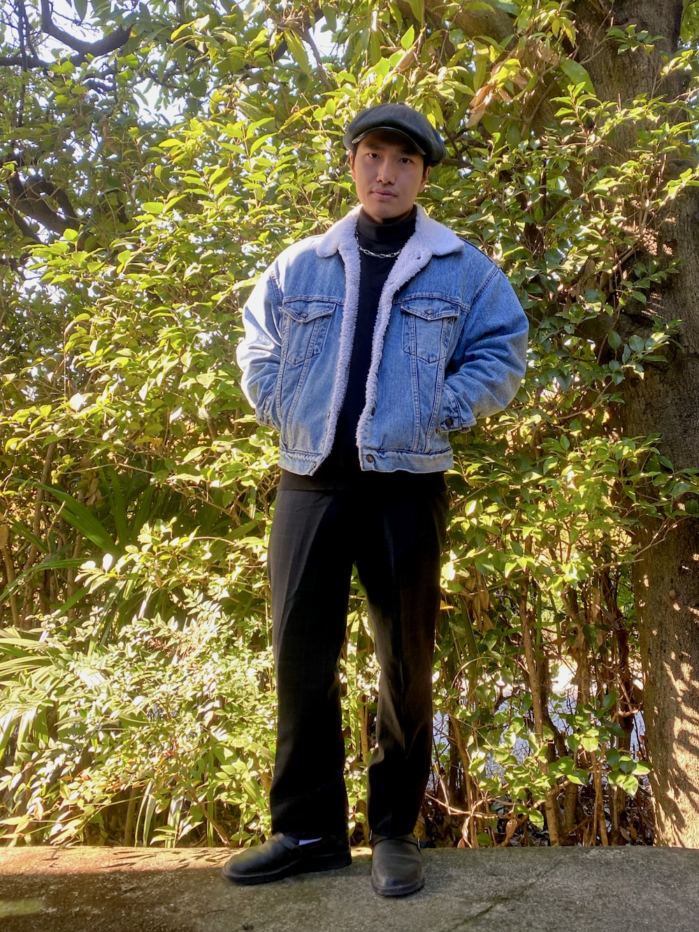 「アメカジ、リーバイス、オーロラシューズ、バイカースタイル、古着MIX、Levi's、ルード、渋い、デニムボアジャケット、ボアデニムジャケット」｜「VINTAGEのアイテム（スラックス、ブラック系）」を使った、MAKO【相互フォロー大歓迎】さん（メンズ・168cm）の秋コーディネートの1枚目の写真