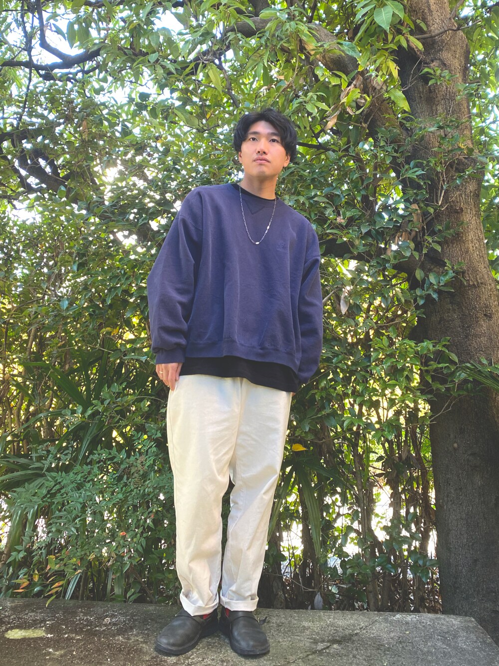 「古着、古着MIX、白パンツ、低身長コーデ、ストリートコーデ、きれいめストリート、秋冬コーデ、古着スウェット、おしゃれさんと繋がりたい」｜「GUのアイテム（パンツ、ホワイト系）」を使った、MAKO【相互フォロー大歓迎】さん（メンズ・168cm）の秋コーディネートの1枚目の写真