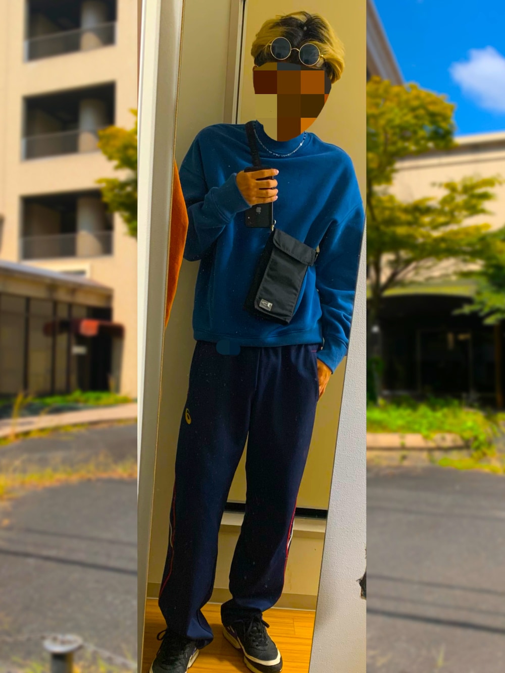 「休日スタイル、ゆるコーデ、ラフ、カジュアル、ジャージ、秋服、お洒落さんとつながりたい、スニーカー、秋コーデ、いいね、save、フォローお願いします🤑、大学生、GAP、古着MIX、小さめトップス、体操服」｜「GAPのオーバーサイズ モックネックスウェット（スウェット、ブルー系）」を使った、max08さん（メンズ・177cm）の秋コーディネートの1枚目の写真