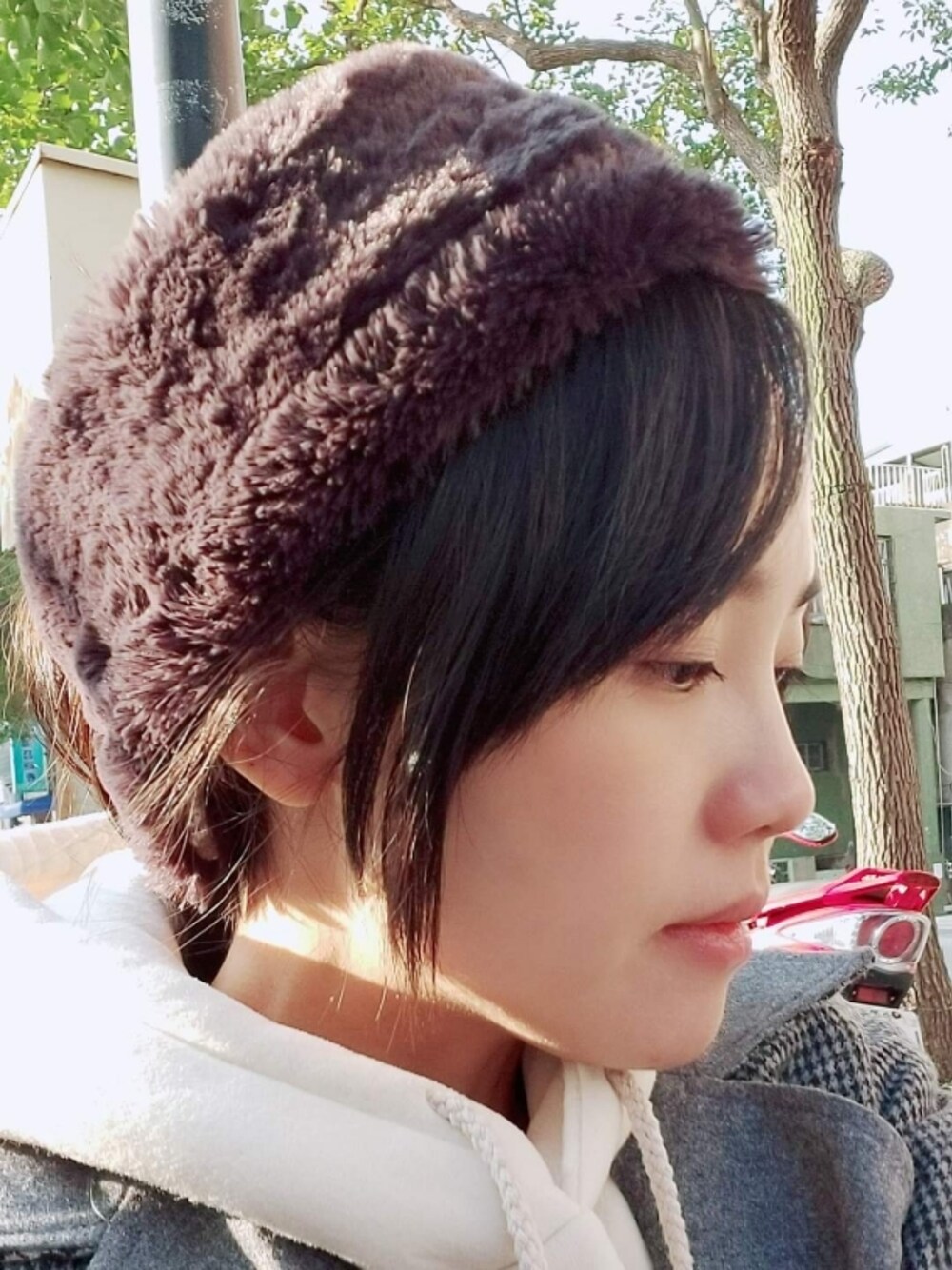 「fur、hairband、髮帶、冬天、winter、winter wearing」｜「Emma's Sewing Projects のアイテム（ヘアバンド、ブラウン系）」を使った、Emma Huangさん（レディース・158cm）の冬コーディネートの1枚目の写真