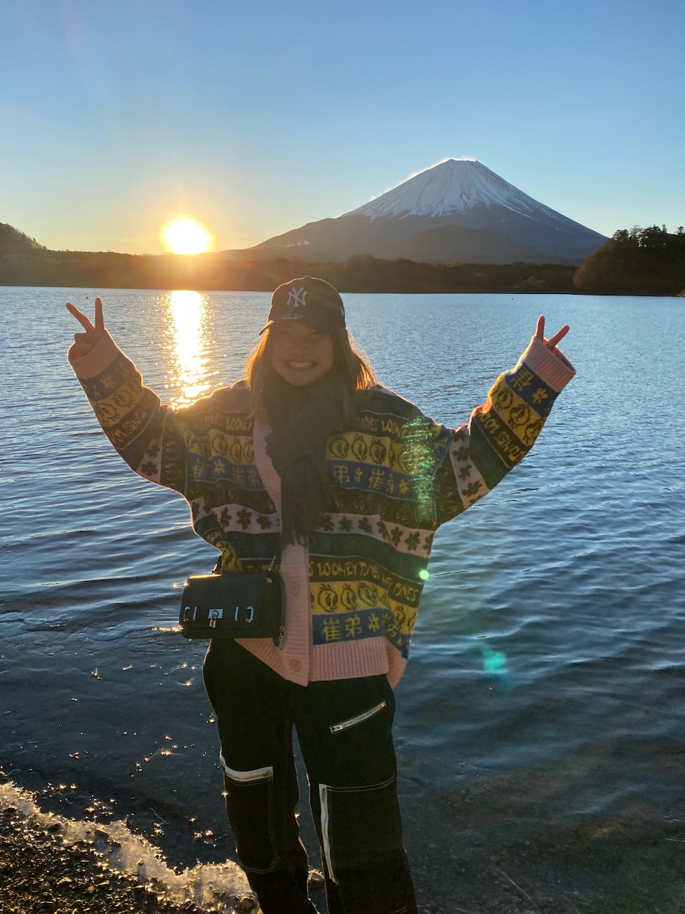 「あけましておめでとうございます！、ボリューム袖、x-girl、ZARA、NEW ERA、初日の出」｜「X-girlの#1 SKATER FLIGHT PANTS（その他パンツ、ブラック系）」を使った、mikittysさん（レディース・163cm）の冬コーディネートの1枚目の写真