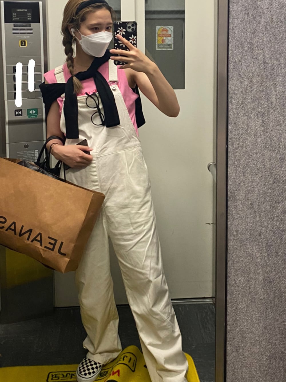 「PAGEBOYのボーイズオーバーオール（サロペット/オーバーオール、ホワイト系）」を使った、moeさん（レディース・157cm）の秋コーディネートの1枚目の写真