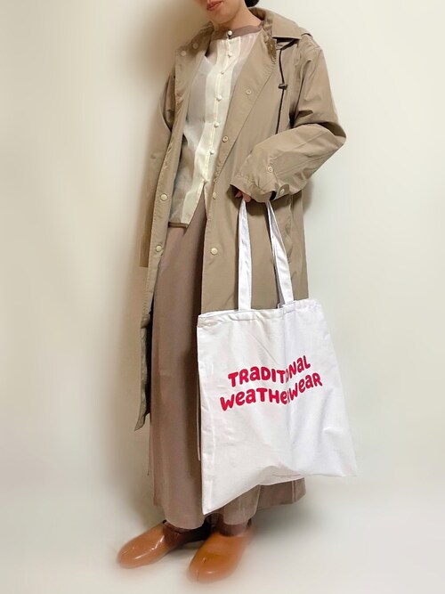 𝒚𝒖𝒖𝒓𝒊 Traditional Weatherwearのレインコート ポンチョを使ったコーディネート Wear