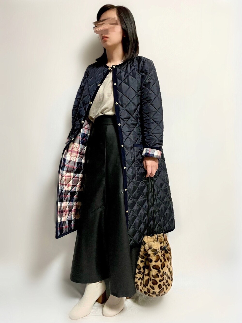 「レオパード、レザースカート、大人カジュアル、キルティングコート、Traditional Weatherwear、マーメイドスカート、低身長、マッキントッシュ フィロソフィー、MACKINTOSH PHILOSOPHY、Fabby fabby、COTORICA.、chacocloset、ソックスブーツ」｜「MACKINTOSH PHILOSOPHYのトラディショナルウェザーウェアコラボ≪ARKLEY LONG≫　限定モデル（ノーカラーコート、ブルー系）」を使った、🌷𝒚𝒖𝒖𝒓𝒊.🌷さん（レディース・150cm）の秋コーディネートの1枚目の写真