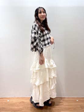 「FREE'S MART（フリーズマート）のアイテム（スカート）」を使った、yuukaさん（レディース・156cm）の秋コーディネート