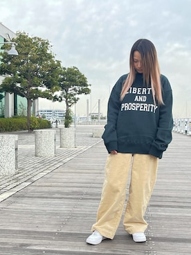 「SCHOTT」｜「アイテム（スウェット）」を使った、ひさん（レディース・152cm）の秋コーディネート