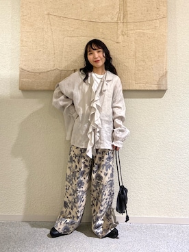 「かぐれ（カグレ）のライトリネンフリルカラーシャツ（シャツ/ブラウス、グレー系）」を使った、たなか☀︎さん（レディース・145cm）の夏コーディネート