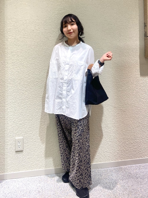 ★新品未使用タグ付き★かぐれ＊小花柄プリントイージーパンツ かぐれ（カグレ）の「小花柄プリントイージーパンツ（その他
