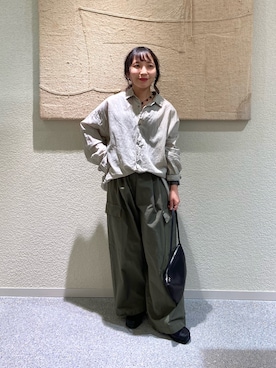 「かぐれ（カグレ）のコットンリネンガーメントダイシャツ（シャツ/ブラウス、グリーン系）」を使った、たなか☀︎さん（レディース・145cm）の秋コーディネート
