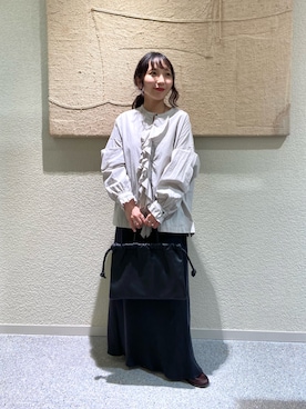 「かぐれ（カグレ）のコットンフリルノーカラーシャツ（シャツ/ブラウス、グレー系）」を使った、たなか☀︎さん（レディース・145cm）の秋コーディネート