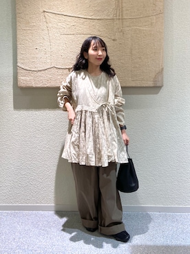 「かぐれ（カグレ）のカットJQアンガルカシャツ（シャツ/ブラウス、ベージュ系）」を使った、たなか☀︎さん（レディース・145cm）の夏コーディネート