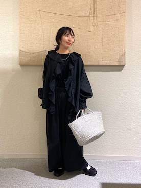 「かぐれ（カグレ）のリネンフリルカラーシャツ（シャツ/ブラウス、ブラック系）」を使った、たなか☀︎さん（レディース・145cm）の夏コーディネート