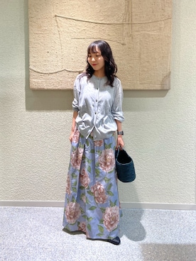 「かぐれ（カグレ）のリバティプリントスカート（スカート、グレー系）」を使った、たなか☀︎さん（レディース・145cm）の夏コーディネート