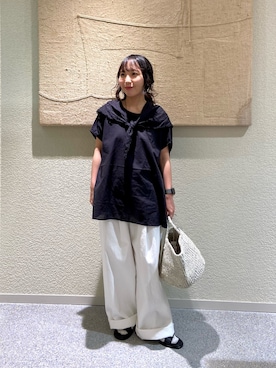 「かぐれ（カグレ）のエンブロイダリースカーフブラウス（シャツ/ブラウス、ブラック系）」を使った、たなか☀︎さん（レディース・145cm）の夏コーディネート