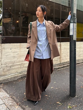 「POPPYのアイテム（デニムパンツ、ブラウン系）」を使った、Hinariさん（レディース・161cm）の秋コーディネート