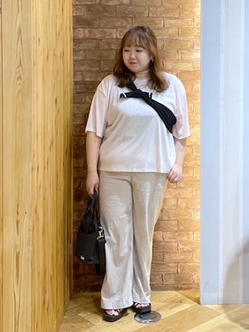 「Lee（リー）のアイテム（ショルダーバッグ）」を使った、Risaさん（レディース・155cm）の夏コーディネート