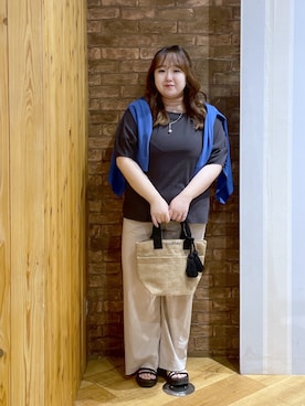 「SHOO・LA・RUE（シューラルー）の【ひんやり/洗濯機可/S-LL】オンにもオフにも マルチに使えるボタンレスカーディガン（カーディガン/ボレロ、ブルー系）」を使った、Risaさん（レディース・155cm）の春コーディネート
