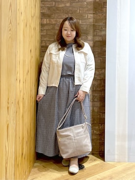 「アイテム（ショルダーバッグ、パープル系）」を使った、Risaさん（レディース・155cm）の春コーディネート