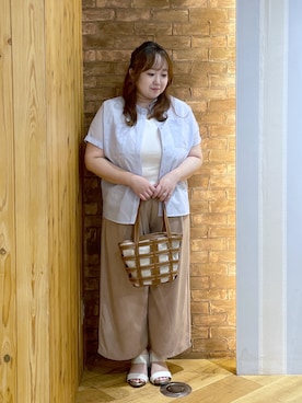 「SHOO・LA・RUE（シューラルー）の【さらり快適/洗濯機可/S-LL】風が通り抜ける 半袖バンドカラーシアーシャツ（シャツ/ブラウス、ブルー系）」を使った、Risaさん（レディース・155cm）の夏コーディネート