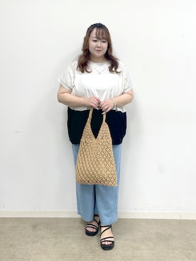 「SHOO・LA・RUE（シューラルー）のマクラメトートバッグ（トートバッグ、イエロー系）」を使った、Risaさん（レディース・155cm）の春コーディネート