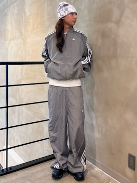 「adidas（アディダス）のADILENIUM シーズン 5 トラックパンツ / アディダスオリジナルス adidas Originals（その他パンツ、グレー系）」を使った、KOさん（メンズ・174cm）の春コーディネート