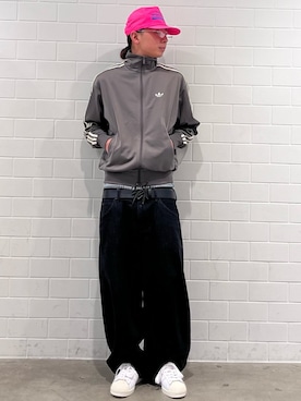 「adidas（アディダス）のファイヤーバード トラックトップ / ジャージ / トラックジャケット / アディダスオリジナルス adidas Originals（ジャージ、グレー系）」を使った、KOさん（メンズ・174cm）の春コーディネート
