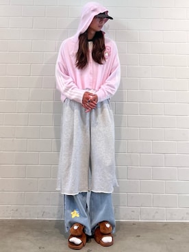 「adidas（アディダス）のフード付き アディダス ケアベア カーディガン / アディダスオリジナルス adidas Originals（カーディガン/ボレロ、ピンク系）」を使った、KOさん（メンズ・174cm）の夏コーディネート