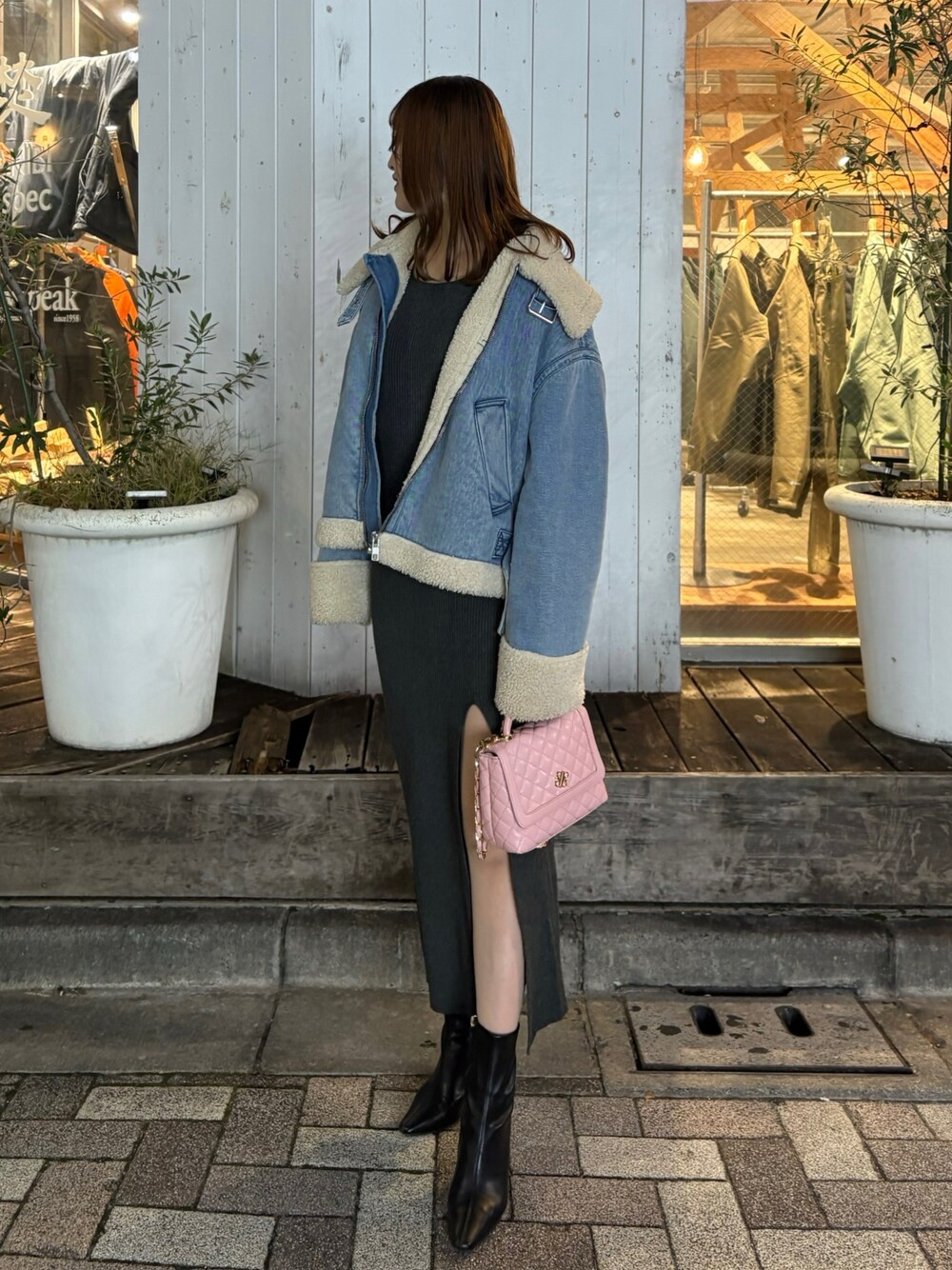 「ニットワンピース、デニムボアジャケット、グレイル、ザラ、RANDA、ロイヤルパーティー、カフェコーデ、シンプルスタイル、シンプルコーデ、大人コーデ」｜「ZARAのアイテム（デニムジャケット、ブルー系）」を使った、hannnnnnna5さん（レディース・157cm）の秋コーディネートの1枚目の写真