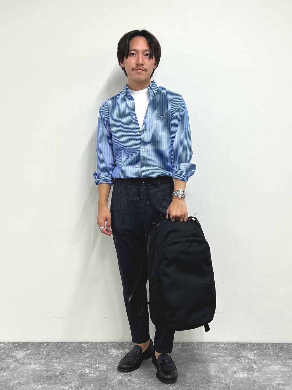 「レイヤードスタイル、お出かけコーデ、秋服準備はじめました、シャツスタイル、休日スタイル、大人コーデ、バックパック、バッグ、秋コーデ、カジュアル、カジュアルコーデ、きれいめカジュアル」｜「NOLLEY’Sのピーチブロード クジラBD 長袖シャツ（シャツ/ブラウス、ブルー系）」を使った、nishiokaさん（メンズ・169cm）の夏コーディネートの1枚目の写真