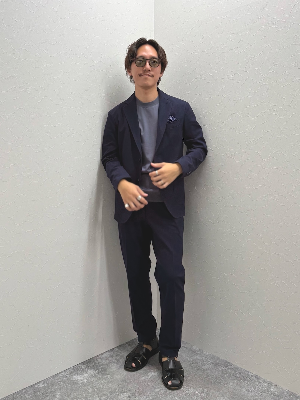 「サンダル、低身長コーデ、セットアップ、淡色コーデ、グルカサンダル、きれいめカジュアル、Tシャツ、夏コーデ、オトナカジュアル、夏だ！Tシャツ着よう！、ジャケット、ジャケットスタイル、カジュアル、カジュアルコーデ、夏」｜「NOLLEY’Sの《ビジカジ対応》Primeflex 吸水速乾 メランジ カノコ ストレッチイージーJK 25SS（テーラードジャケット、ブルー系）」を使った、nishiokaさん（メンズ・169cm）の夏コーディネートの1枚目の写真
