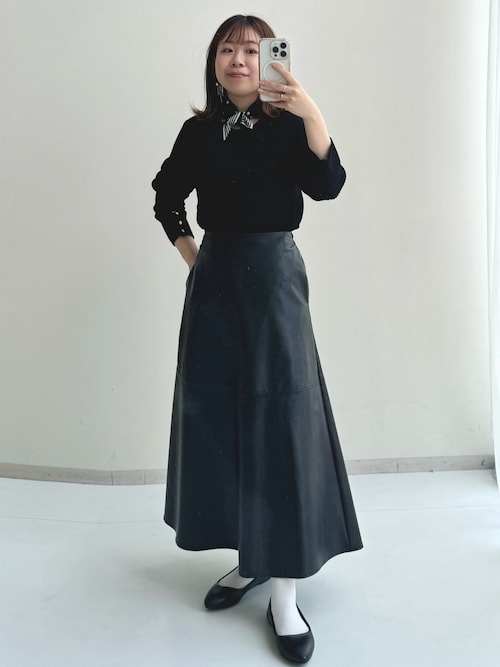 カレンミレン☆ダークウォッシュ☆フェイクレザートリムスカート SEN TOKYO（セントーキョー）の「レザー美シルエット。異素材