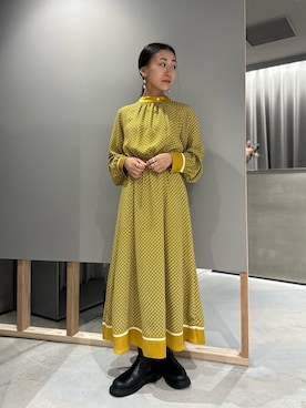 「LOVELESS（ラブレス）のジオメトリックプリントドレス（ワンピース、イエロー系）」を使った、LOVELESS WOMENさん（メンズ・170cm）の秋コーディネート