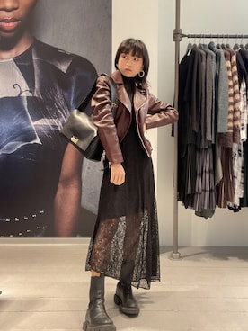 「アイテム（ライダースジャケット、レッド系）」を使った、ABBYさん（レディース・150cm）の冬コーディネート