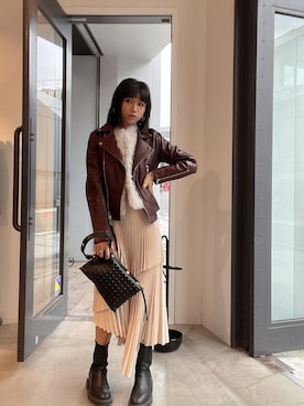 「アイテム（ライダースジャケット、レッド系）」を使った、ABBYさん（レディース・150cm）の秋コーディネート