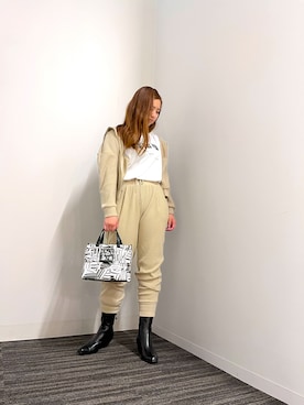 「ARMANI EXCHANGE（アルマーニエクスチェンジ）の【A|X アルマーニ エクスチェンジ】ブラッシュドリブ　フーデッドジップアップパーカー（スウェット）」を使った、N.honさん（レディース・163cm）の秋コーディネート