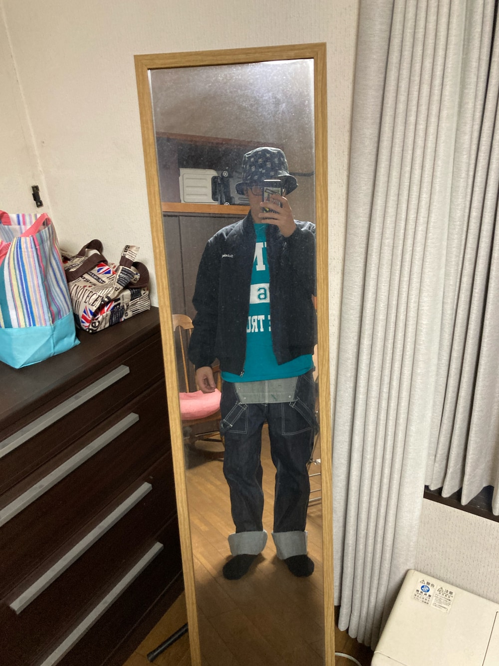 「ROLLING CRADLEのアイテム（サロペット/オーバーオール、ブルー系）」を使った、しま師匠さん（メンズ・169cm）の秋コーディネートの1枚目の写真