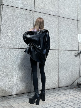 「タートルネック」｜「アイテム（タンクトップ）」を使った、AKARIさん（レディース・162cm）の春コーディネート