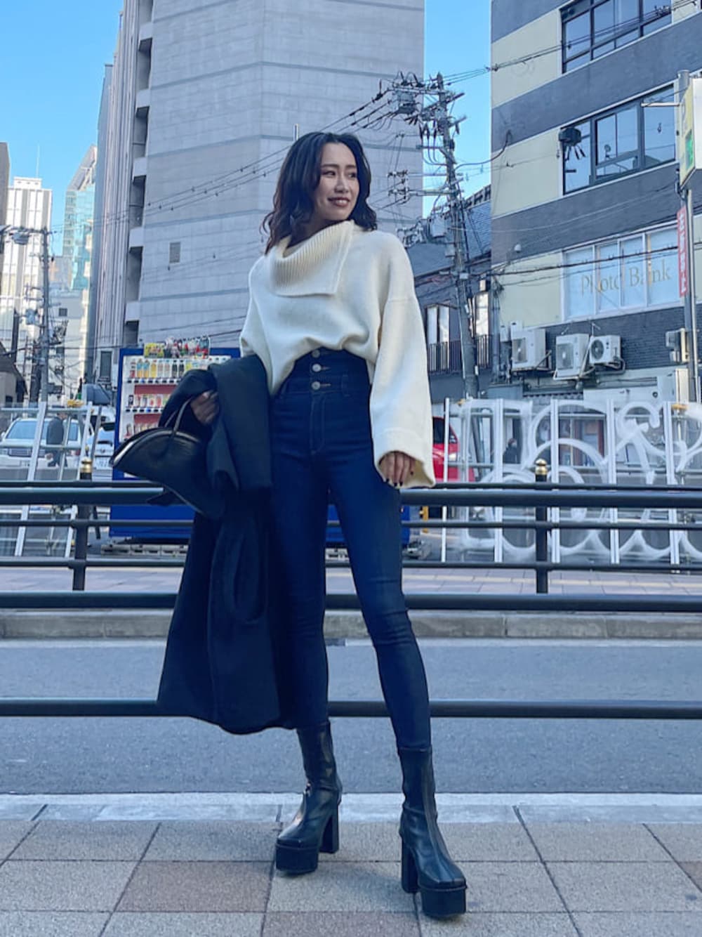 ステッチチャンキーヒールショートブーツを使ったショップ