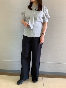 「TOKYO SHIRTS（トウキョウシャツ）の【吸水速乾】【COFREX】ループボウタイ ブラウス 五分袖 レディースデザインシャツ（シャツ/ブラウス、グレー系）」を使った、BRICK HOUSE シャツ工房 長崎夢彩都店さん（レディース・162cm）の夏コーディネート