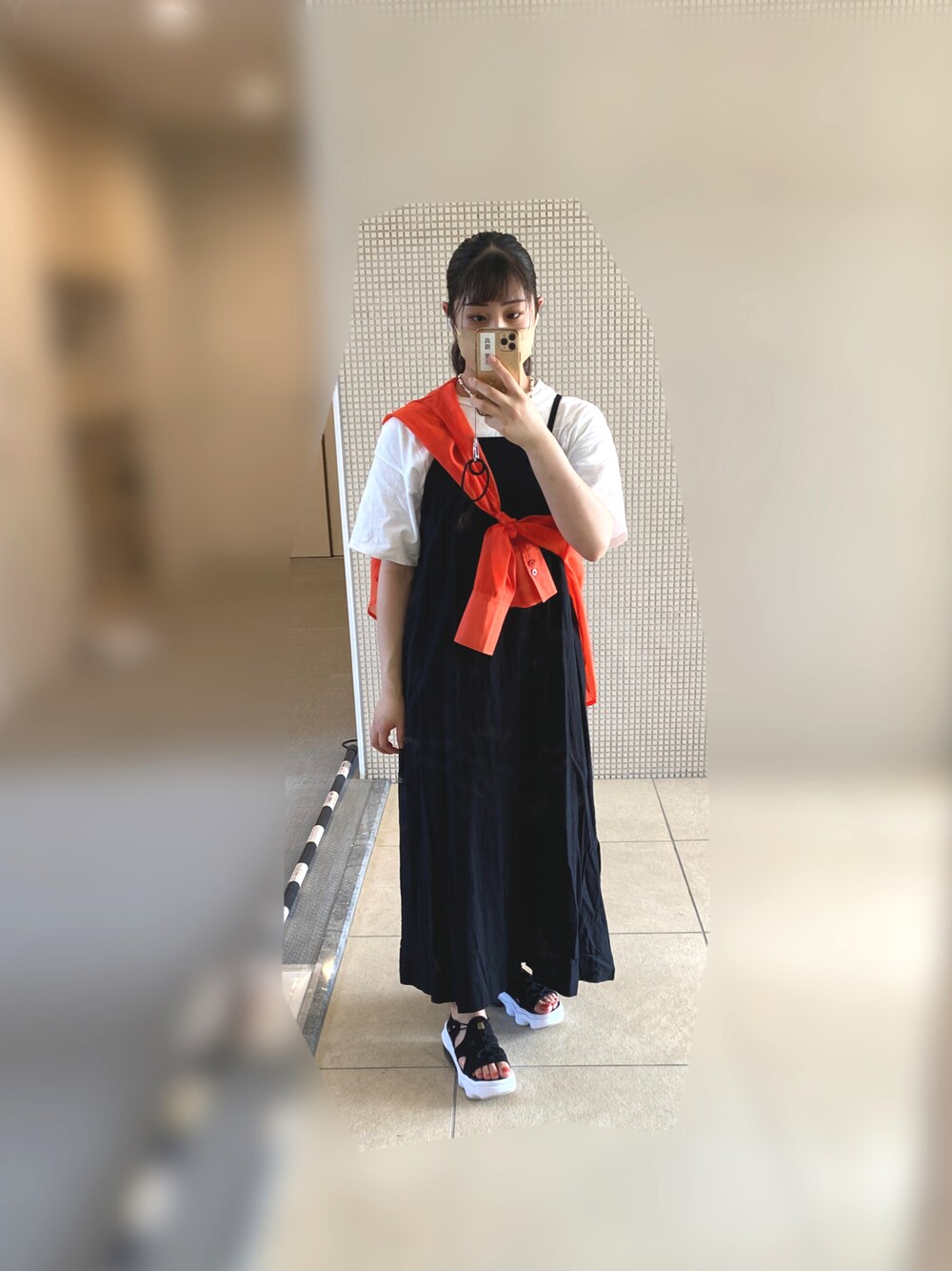 「たすき掛け、シアーシャツ、キャミワンピ、夏コーデ、楽チンコーデ、ロングワンピース、エアマックスココ」｜「ChampionのChampion/チャンピオン/ONEPIECE DRESS（ワンピース、ブラック系）」を使った、ojogrmさん（レディース・156cm）の夏コーディネートの1枚目の写真