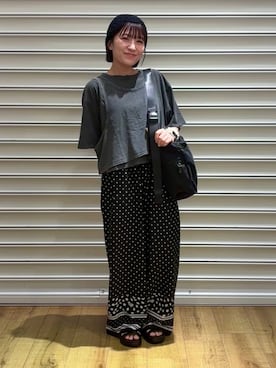 「LOWRYS FARM（ローリーズファーム）のマルチポケットショルダーＢＡＧ 1000269（ショルダーバッグ、ブラック系）」を使った、f u m iさん（レディース・153cm）の夏コーディネート