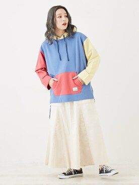 「カラー×コーデ」｜「アイテム（パーカー）」を使った、CUBE SUGARさん（レディース・156cm）の冬コーディネート