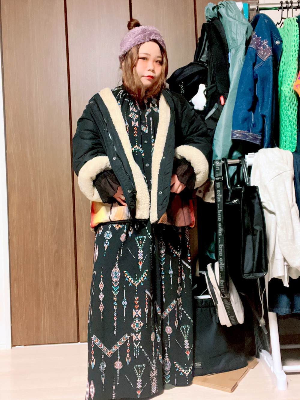 「ファッションを楽しもう、あったかコーデ、秋服、おしゃれさんと繋がりたい、チチカカ、チチカカコーデ」｜「チチカカの【ユニセックス】ジャガード×キルトコンビショートコート（ノーカラーコート、ブラック系）」を使った、トーフさん（レディース・150cm）の秋コーディネートの1枚目の写真