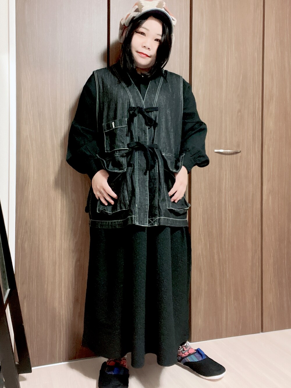 「ファッションを楽しもう、おしゃれさんと繋がりたい、ブラックコーデ、キャスケット」｜「niko and...のアイテム（ジャケット/アウター、ブラック系）」を使った、トーフさん（レディース・150cm）の秋コーディネートの1枚目の写真