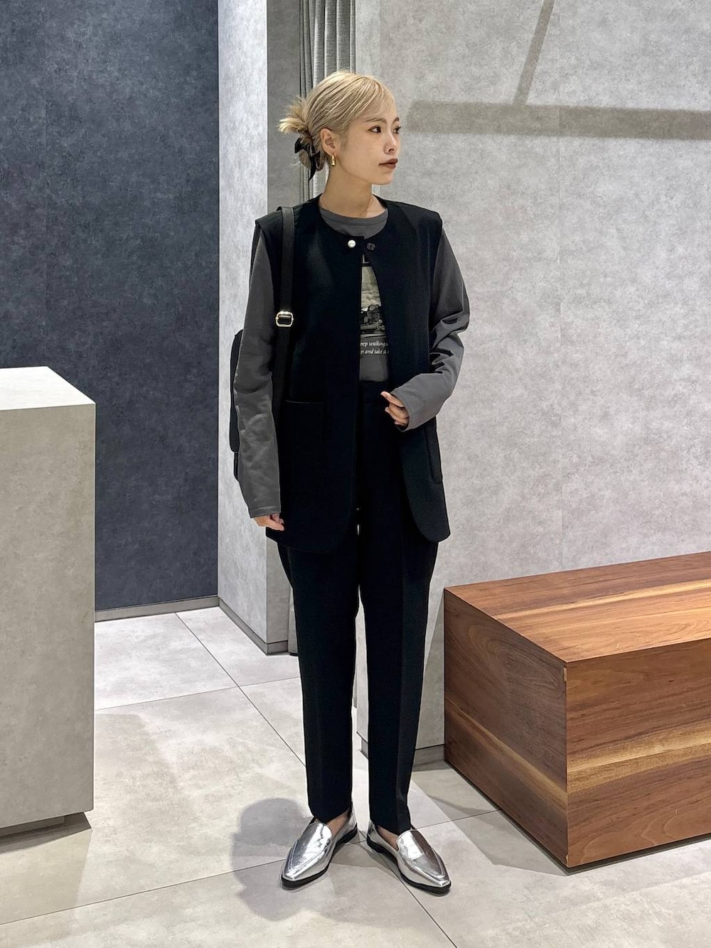 「MazellのMazell / 2WAYソフトモカローファー（ローファー、シルバー系）」を使った、nonko1996さん（レディース・155cm）の冬コーディネートの1枚目の写真