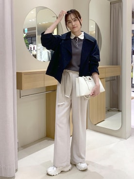 「VIS（ビス）のショートトレンチコート/UVケア・撥水・花粉ガード（トレンチコート、ブルー系）」を使った、Etsukoさん（レディース・165cm）の春コーディネート