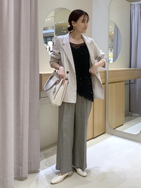 「Juze（ジュゼ）のVカットバブーシュパンプス（パンプス、ホワイト系）」を使った、Etsukoさん（レディース・165cm）の春コーディネート